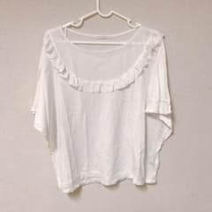 【bulle de savon】胸元フリルＴシャツのサムネイル