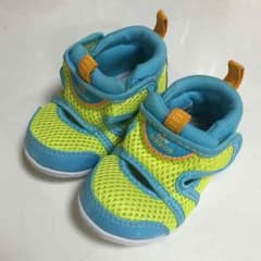 ニューバランス size11cmのサムネイル