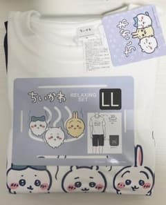 【新品未使用】しまむら　ちいかわ　ハチワレ　リラクシング上下セット パジャマのサムネイル