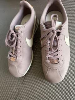 Nike cortezのサムネイル