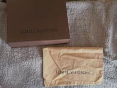 LOUIS VUITTON ギフト箱と袋 セットのサムネイル