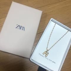 ZARAイニシャルネックレスのサムネイル