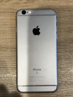Apple iPhone 6s スペースグレー 本体　64GBのサムネイル