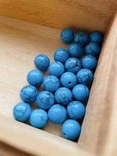 ハウライトターコイズ 丸珠　10mm 約20個のサムネイル
