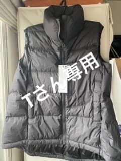 UNIQLO +Ｊ　ボリュームダウンベストのサムネイル