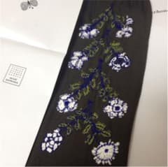 双子 お花 刺繍 ハギレ はぎれ ミナペルホネン ブローチ パッチワーク ピアスのサムネイル