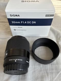 極美品　SIGMA シグマ 30mm F1.4 DC DN レンズ　Xマウントのサムネイル