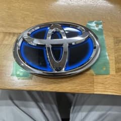 トヨタ　純正品　プロボックス　エンブレムのサムネイル