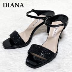極美品 DIANA ダイアナ グリッター ストラップサンダル エナメル 黒 22 極美品 DIANA ダイアナ グリッター ストラップサンダル エナメル 黒 22