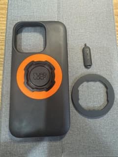 QUAD LOCK iPhone15PRO用ケース 黒/オレンジマグリング付のサムネイル