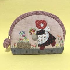ハンドメイド スーちゃん ポーチ（中）【124】花カゴを持ったスー