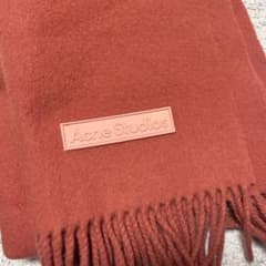 Acne Studios 赤 マフラー フリンジ付き Acne Studios レッド マフラー フリンジ付き - メルカリ