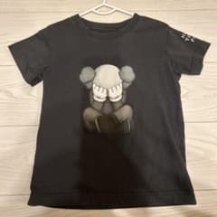 KAWS TOKYO FIRST Tシャツ ブラックのサムネイル