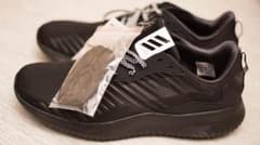 Adidas sports shoesのサムネイル