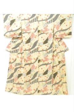 美品　洗える着物 小紋　枝垂桜に熨斗文　中古のサムネイル