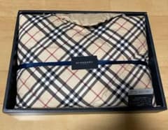 バーバリー羽毛ひざ掛け　新品未使用のサムネイル