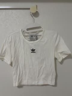 新品タグ付き adidas チビT Mサイズのサムネイル