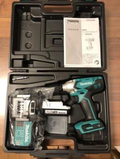 【充電器&バッテリー付き】マキタ　インパクトドライバM695DSA 1回のみ使用のサムネイル