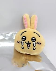 ちいかわ おかおぬいぐるみバッジ［うさぎ］ナガノ展ノベルティのサムネイル