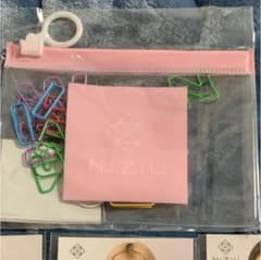 NiziU オンラインくじ　アヤカステッカー＋クリップのサムネイル