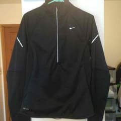 NIKE スポーツウェアのサムネイル