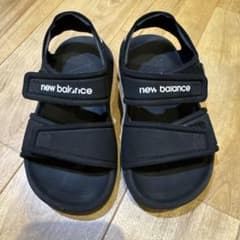 New Balance キッズ サンダル ブラックのサムネイル