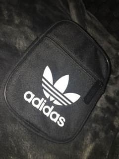 adidas ショルダーバッグのサムネイル