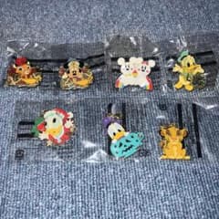 ディズニー ピンバッジ・チャーム 5点セット - メルカリ