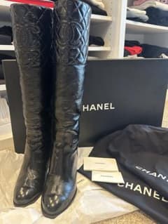 CHANELロングブーツのサムネイル