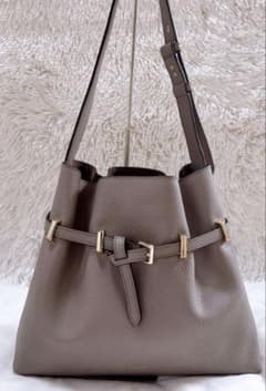 ✨希少 現行 極美品✨ フルラ アウラ ワンショルダー ベルト レザー 