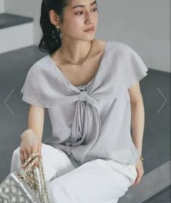 【試着のみ】フリル　ボウタイ　ブラウス　la boutique bonbonのサムネイル