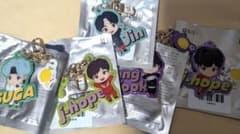 BTS TinyTAN 키홀더 콤부처 JIN, JOHN KOOK