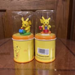 ポケモンセンター ピカチュウ 2003 マスコット付きハンカチ缶 2種類
