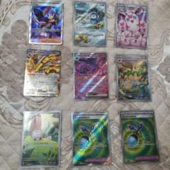 多彩なポケモンカードのセットのサムネイル