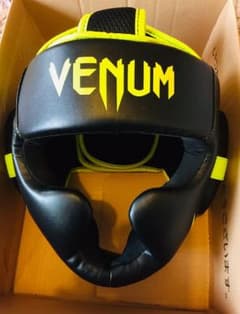ヘッドギア VENUM(ヴェヌム)のサムネイル