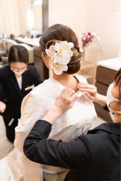 ホワイト胡蝶蘭の髪飾り HanaMomoのサムネイル