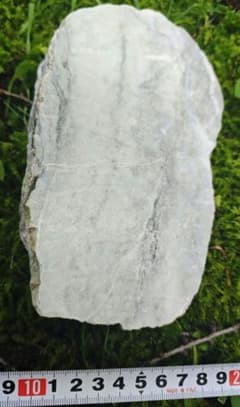 翡翠原石　糸魚川産　jadeiteのサムネイル