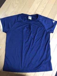 アディダスTシャツのサムネイル