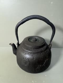 2486 龍文堂　鉄瓶　時代物 2486 龍文堂 鉄瓶 時代物 - メルカリ