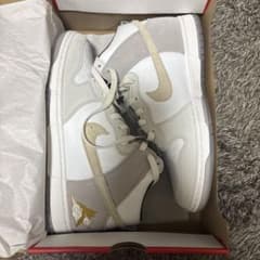 Nike Dunk High PRM Gold Mountainのサムネイル