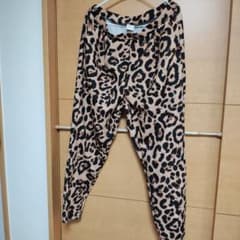 8月末で削除　 SHEIN CURVE レオパード柄 パンツ 1XLのサムネイル