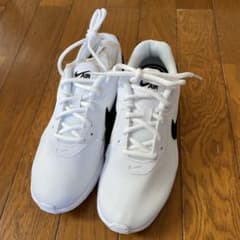 ダリア様専用新品未使用NIKEスニーカー23.5のサムネイル