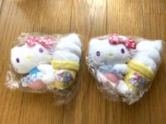 ハローキティ　マスコット　ぬいぐるみ　2個セットのサムネイル