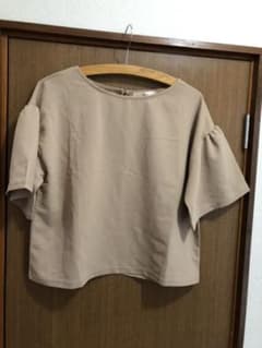 レディース トップスのサムネイル
