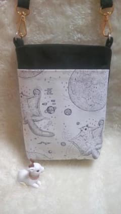 ハンドメイド モモンガ柄 サコッシュ　ショルダー紐 マチ付き☆のサムネイル