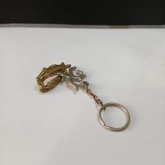 물고기와 산호 모티브 키 체인