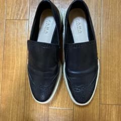 ZARA Trafaluc ブラックローファーのサムネイル