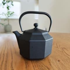 OIGEN 小鉄瓶 八角 南部鉄器 鋳鉄急須 0.8L 及源 - メルカリ