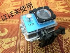 アクションカメラ   HD画質 30m防水  SDカード　アタッチメント付きのサムネイル