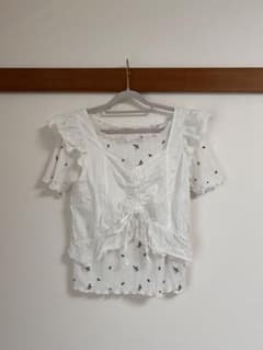 INGNI 花柄刺繍 フリルブラウス 半袖のサムネイル